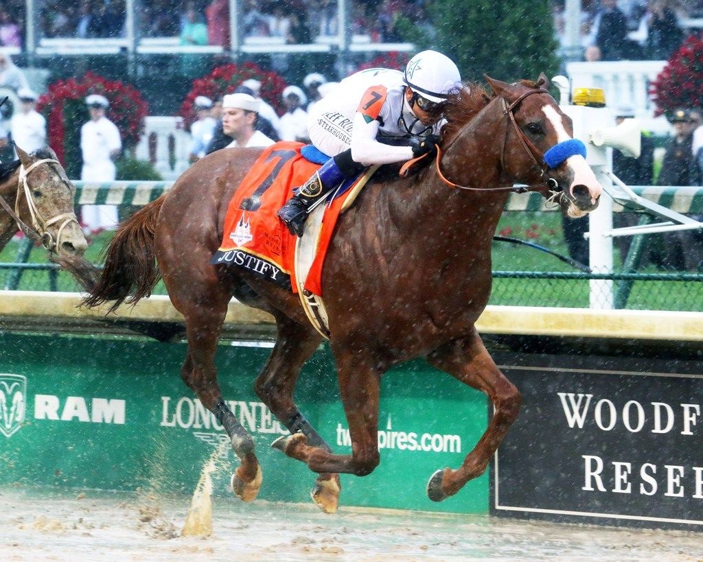 Justify wins the Kentucky Derby. (Photo by Coady Photography)