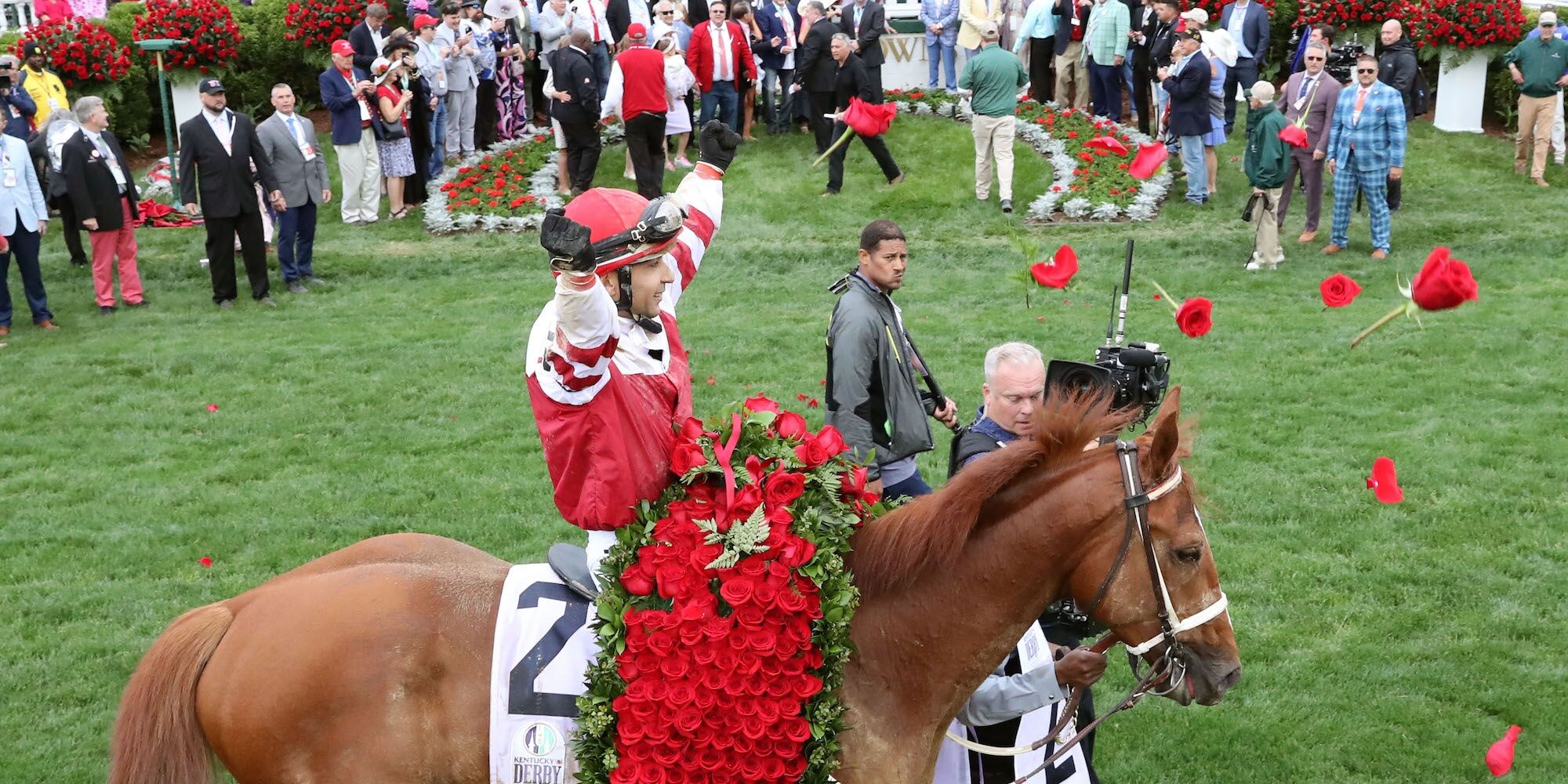 Rich Strike wins the 2022 Kentucky Derby