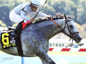 AG Bullet wins the 2025 Ladies Turf Sprint Stakes at Kentucky Downs.