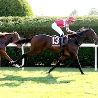 Aplyland wins a Keeneland.