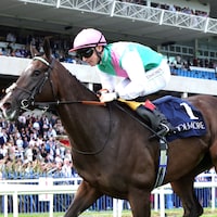 Blue Bolt extended her winning streak to five in the Matron (G1)