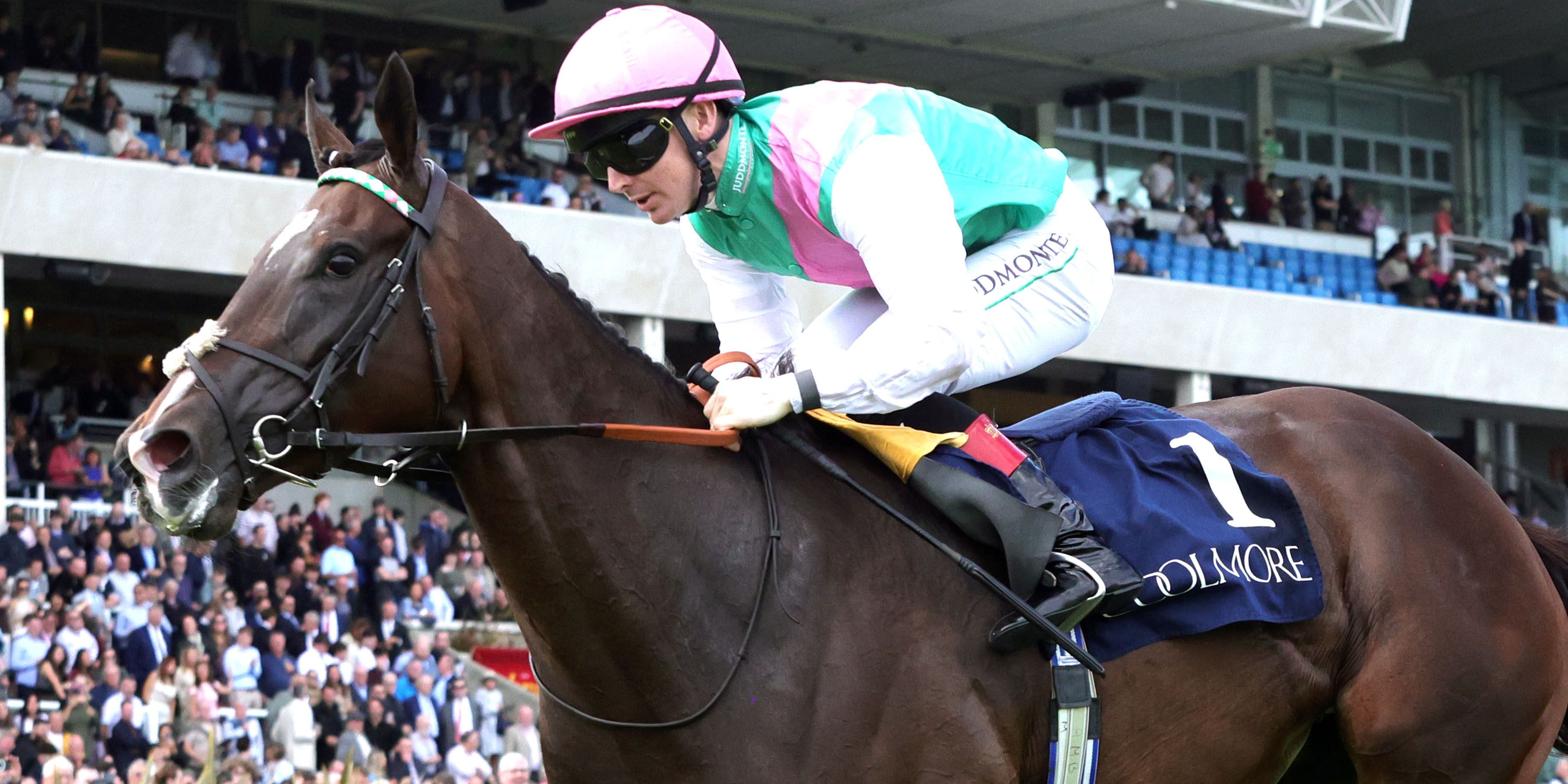 Blue Bolt extended her winning streak to five in the Matron (G1)
