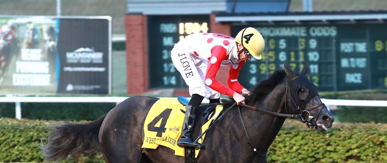 Chunk of Gold wins the West Virginia Derby at Moutaineer Park.