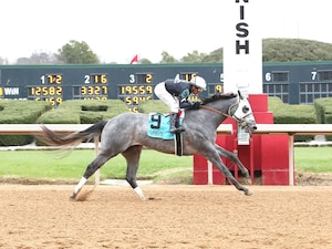 Caldera wins at Oaklawn Park.