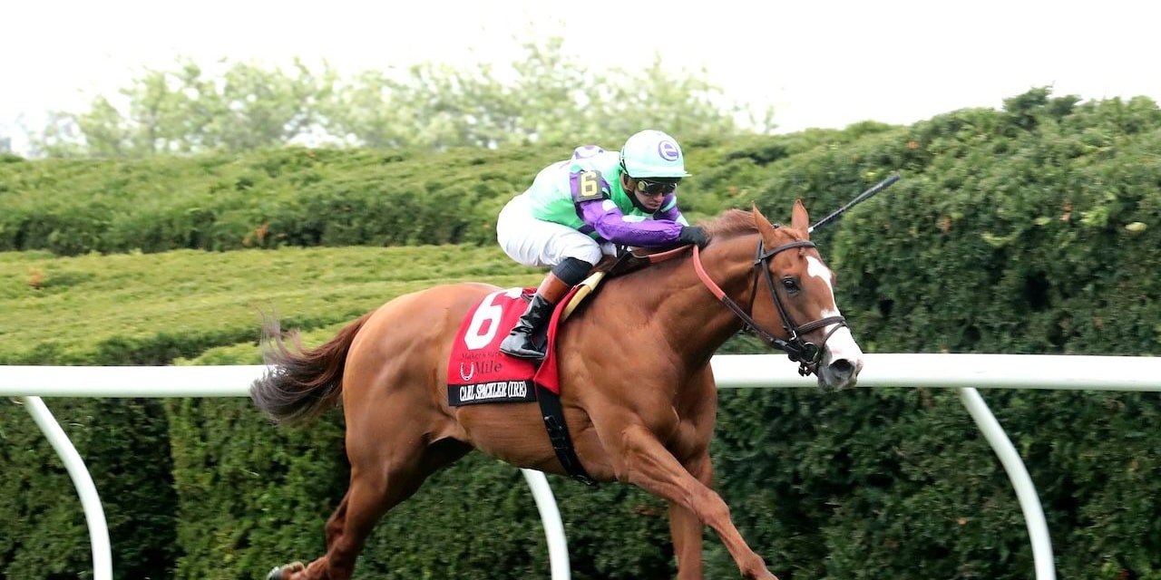 Carl Spackler wins the Maker's Mark Mile at Keeneland.