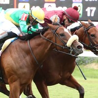 Deep Satin and Style Points end in a dead heat during the Virginia Oaks at Colonial Downs