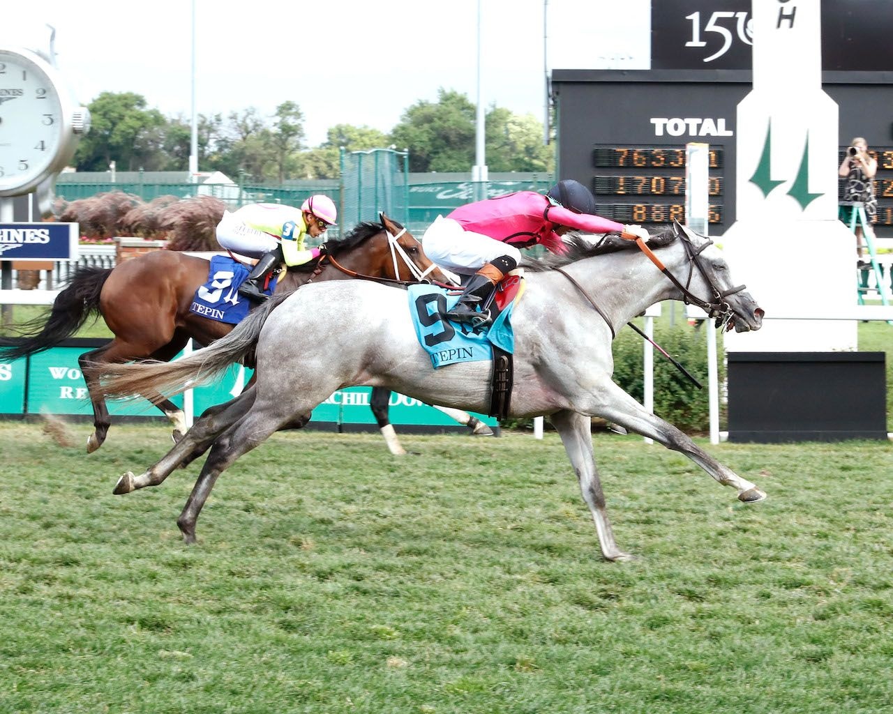 Dancing N Dixie wins the Tepin at Churchill Downs.