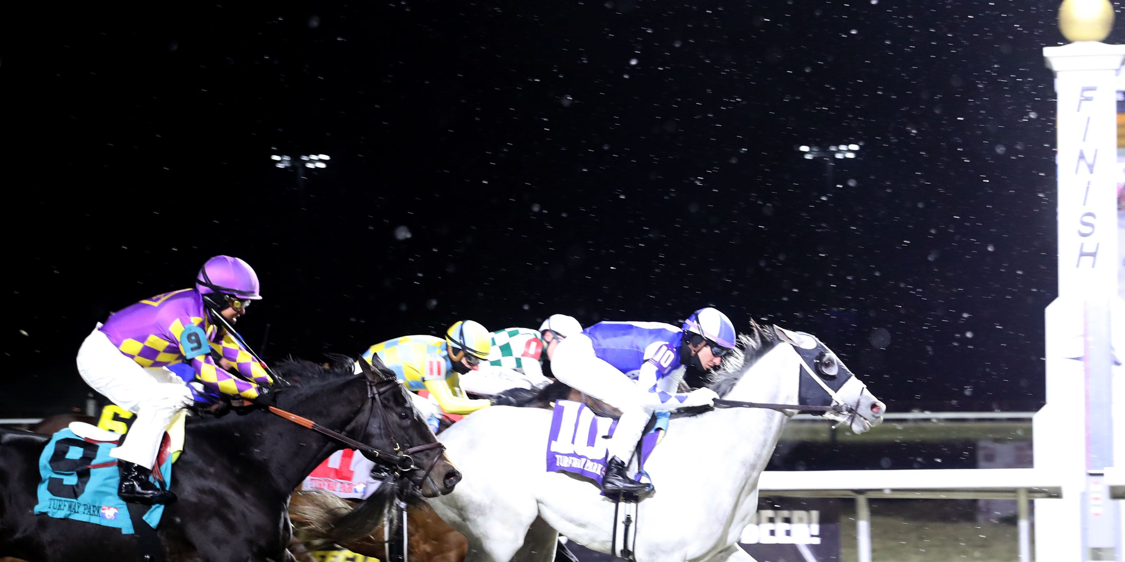 Empire West breaking his maiden at Turfway Park