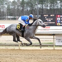 Ezum breaking his maiden at Colonial Downs.