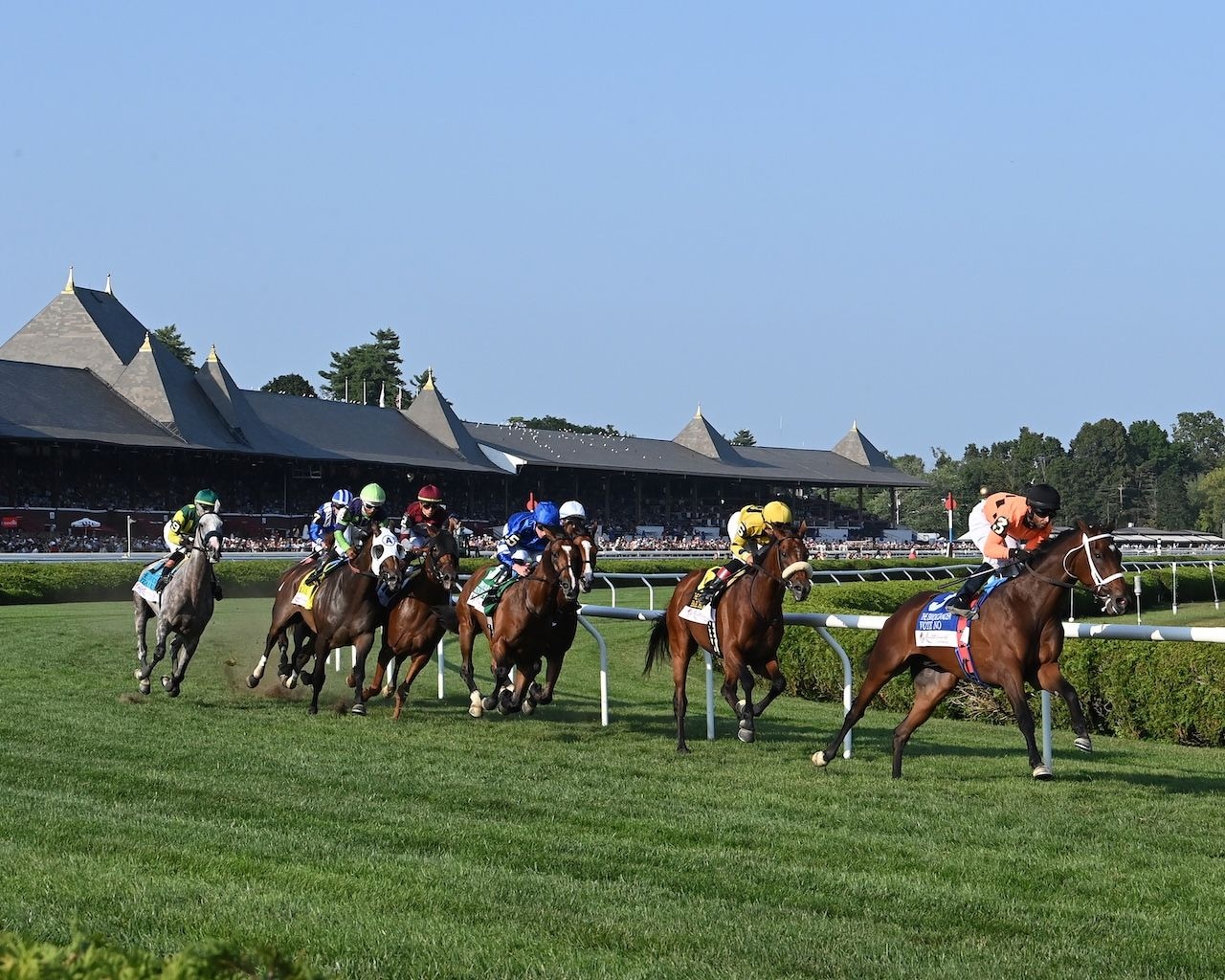 El Corodobes wins the Sword Dancer at Saratoga.