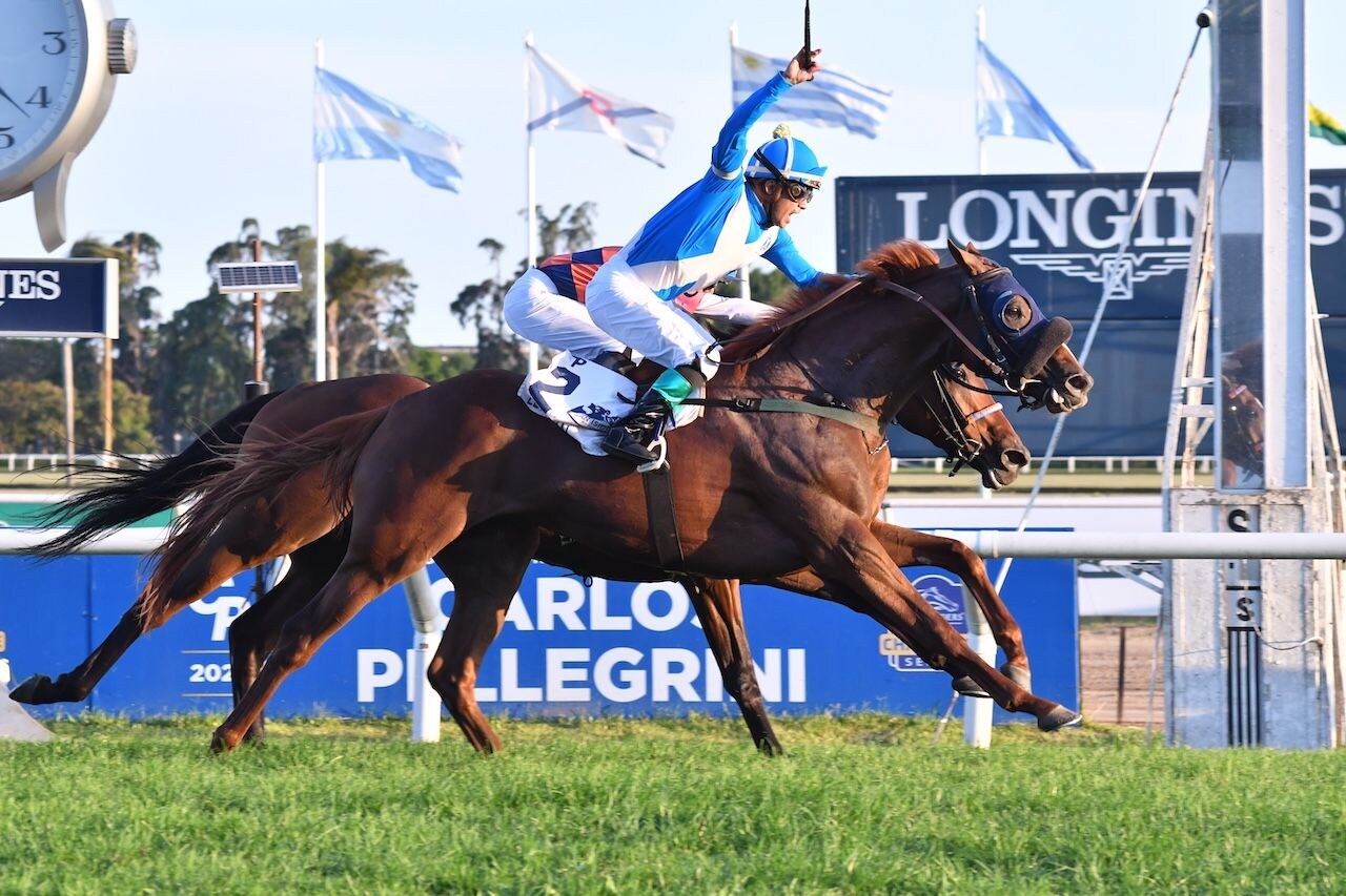 El Encinal wins the Carlos Pellegrini.