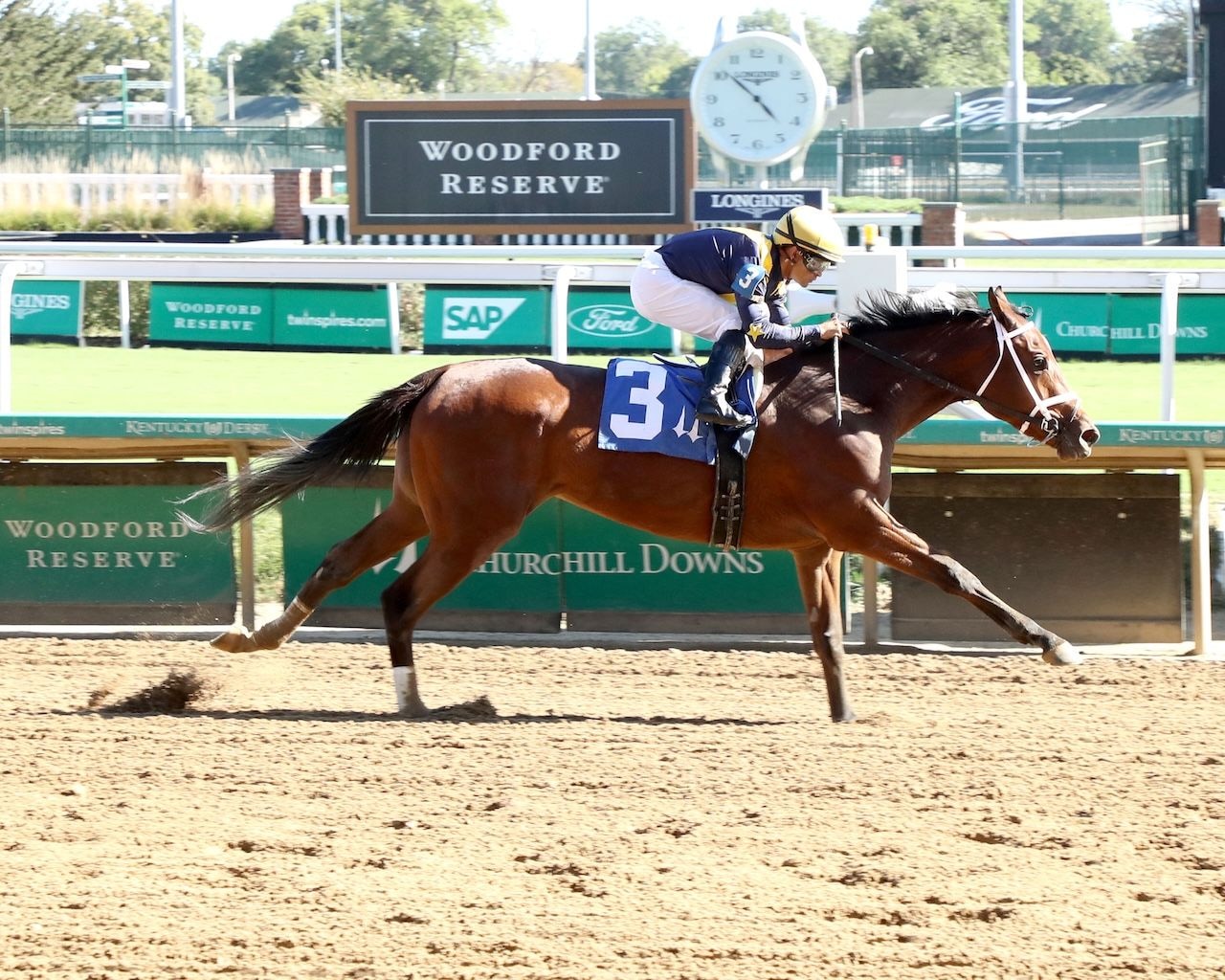 Foxiest wins at Churchill Downs.