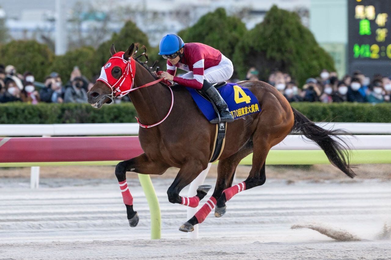 Forever Young wins the Tokyo Daishoten