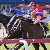 Fort Washington wins the Canadian Turf. 