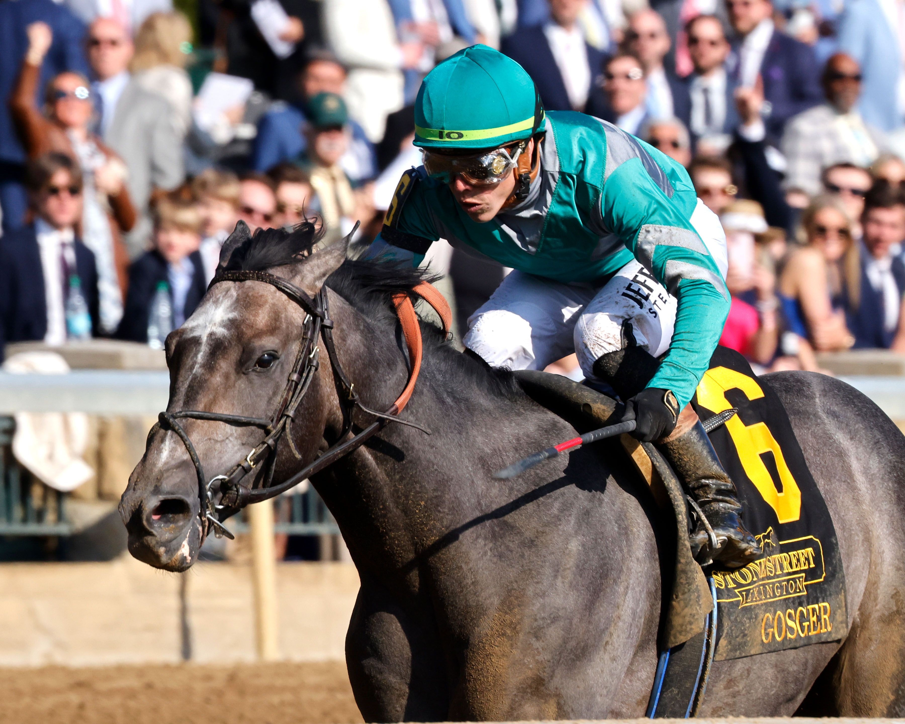 Gosger wins at Keeneland.