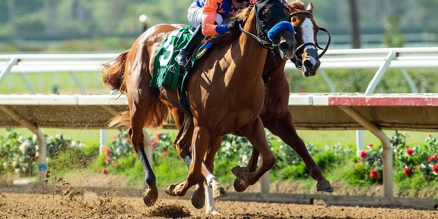 Holmby grinds her way past Ruiva in the Sorrento (G3)