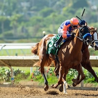 Holmby grinds her way past Ruiva in the Sorrento (G3)