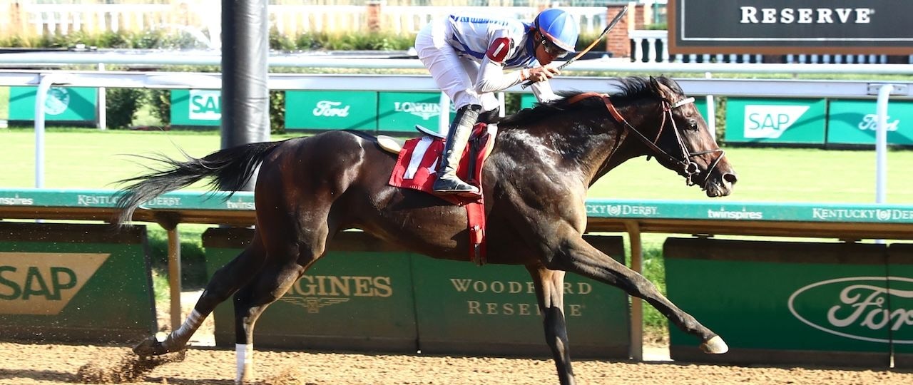 Incredibolt wins at Churchill Downs.