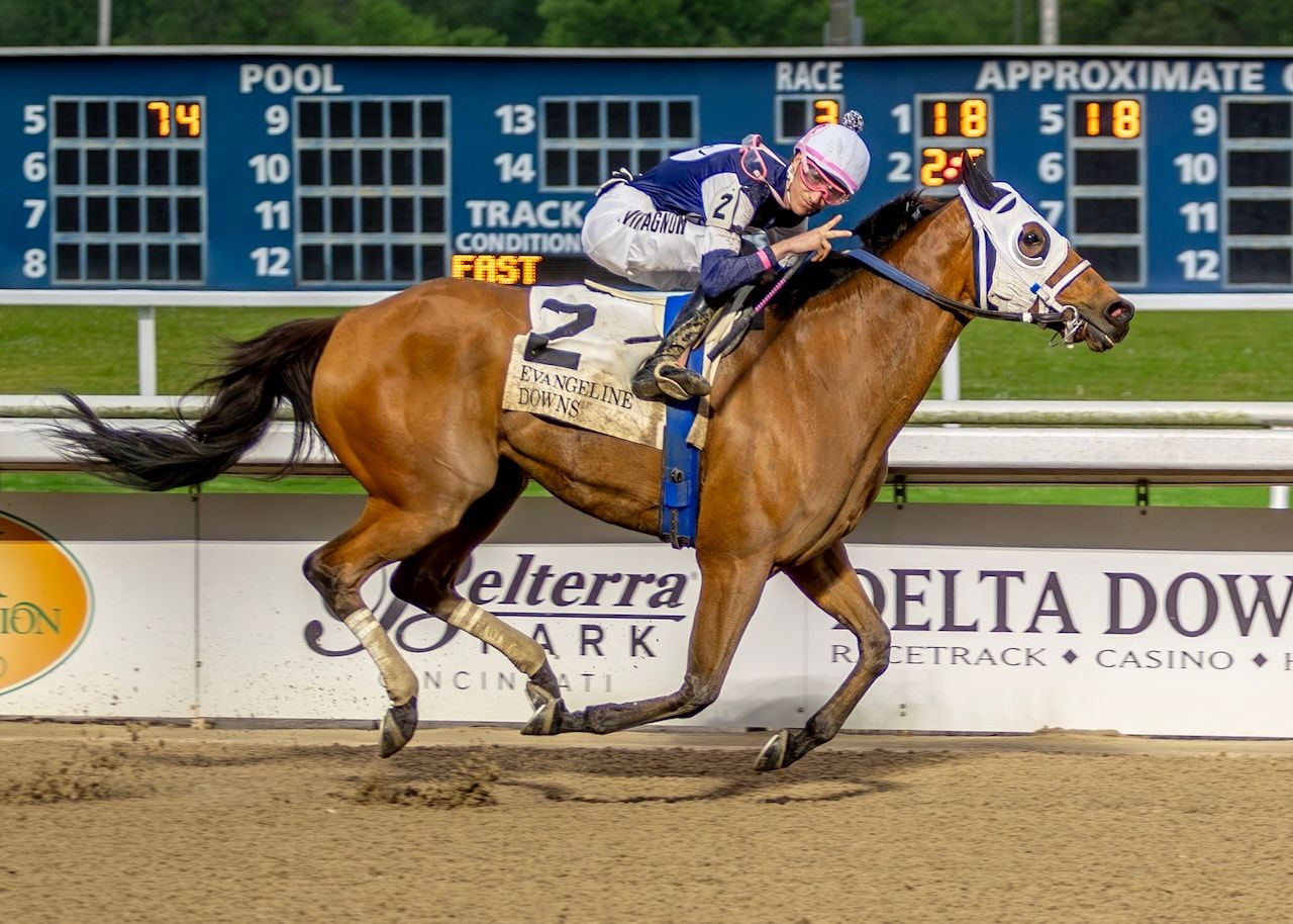 Liken It wins the Kenny Cotton Memorial at Evangeline Downs.
