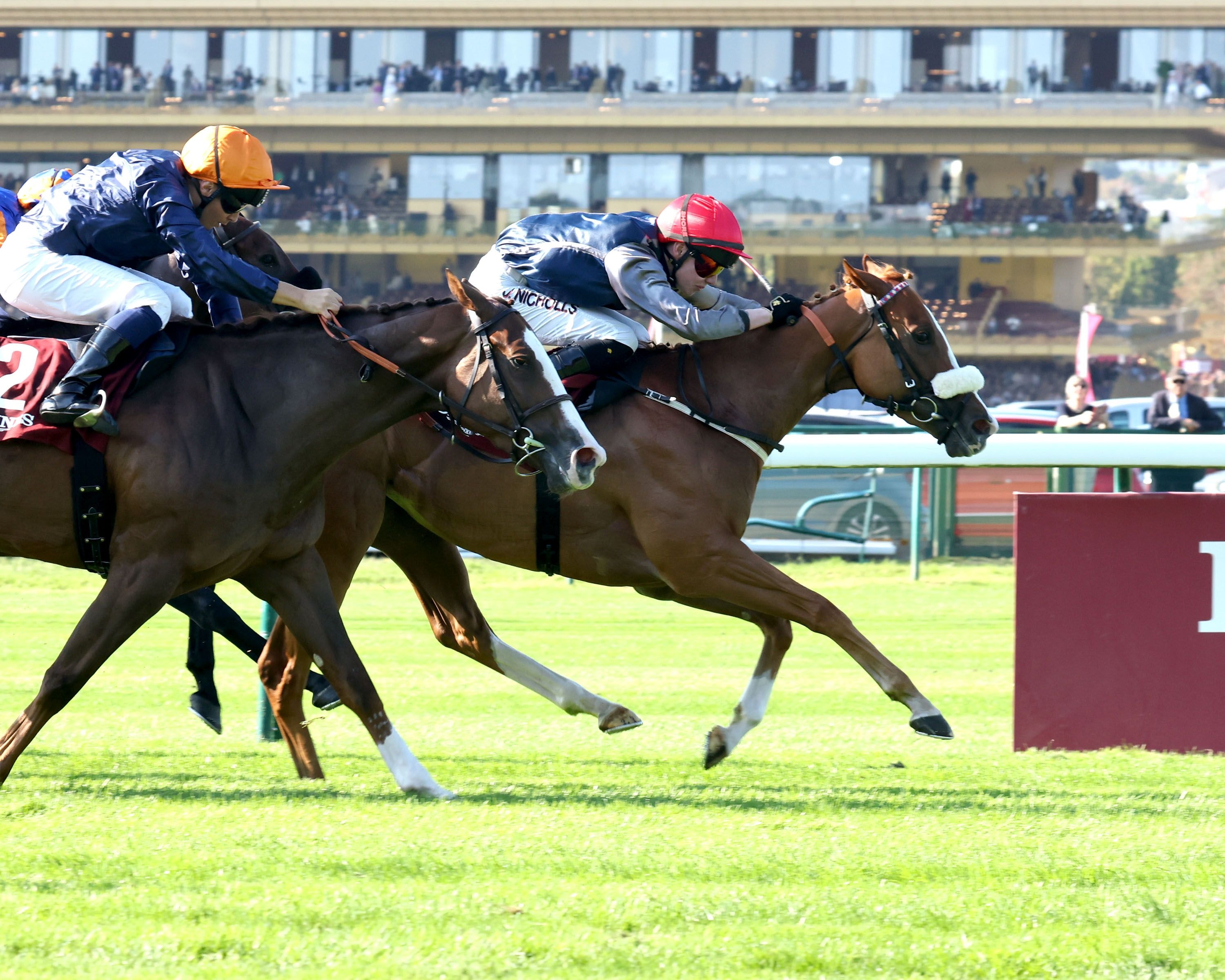 Miss Yechance wins the Prix de l'Abbaye de Longchamp Longines.