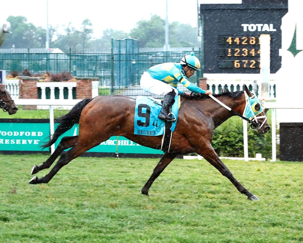 Outadore wins at Churchill Downs