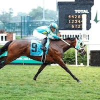 Outadore wins at Churchill Downs