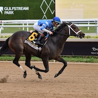 On Time Girls wins the Forward Gale at Gulfstream Park.