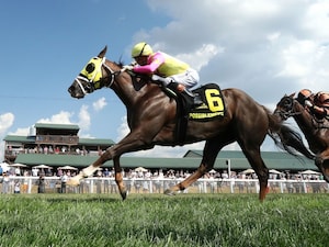 Possiblemente wins the Kentucky Downs Turf Sprint at Kentucky Downs.