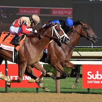 Phileas Fogg (inside) withstood the late run of Antiquarian in the Suburban