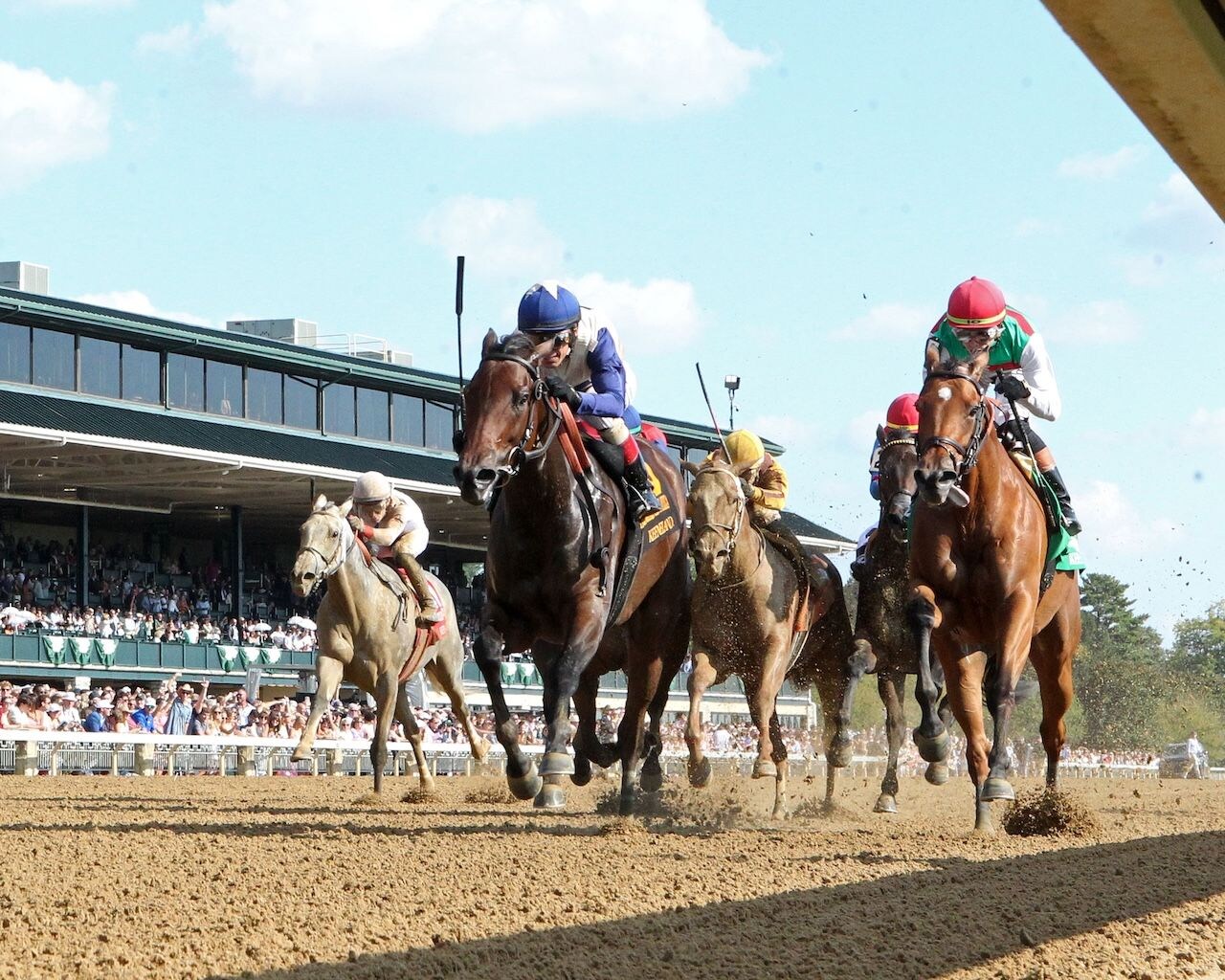 Praying wins the Thoroughbred Club of America at Keeneland. 