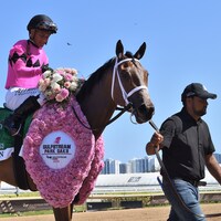 Prom Queen wins the Gulfstream Park Oaks at Gulfstream Park.