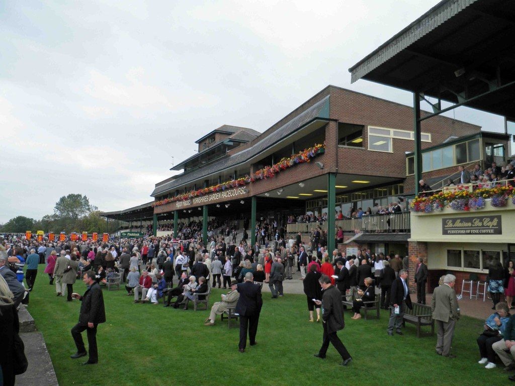 Ripon Racecourse Grandstand (Photo courtesy of Wikimeida Commons/Steve Fareham)