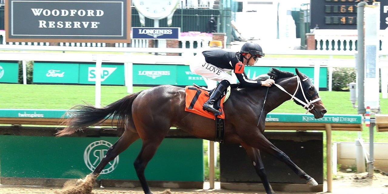 Sassy C W dominating her debut at Churchill Downs