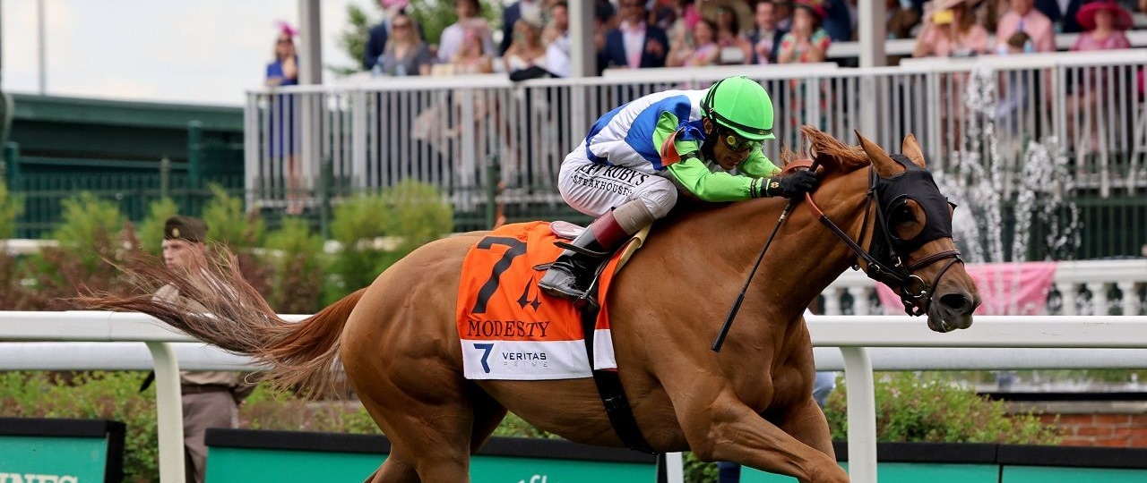 She Feels Pretty winning the Modesty (G3) at Churchill Downs