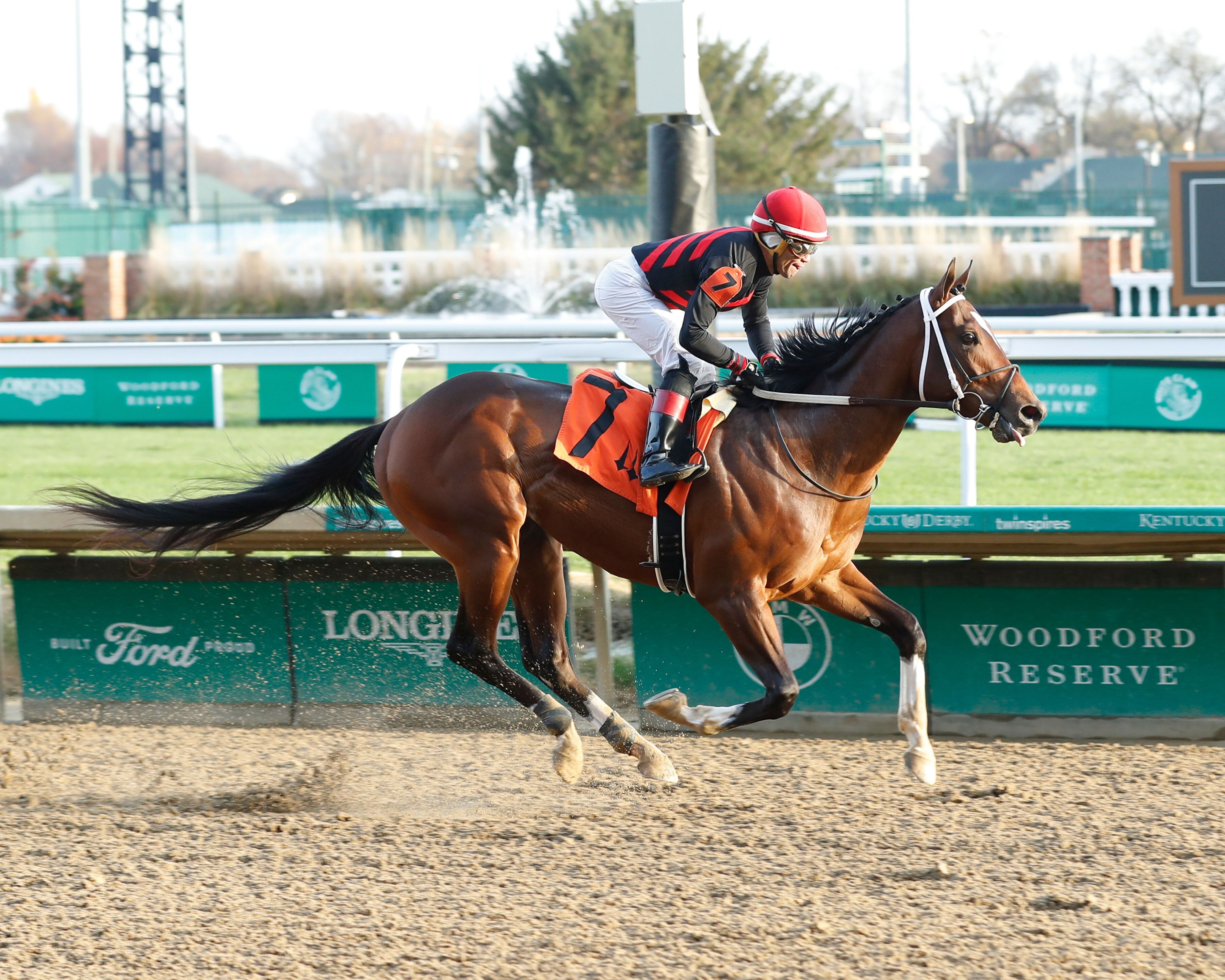 Track Phantom wins at Churchill Downs