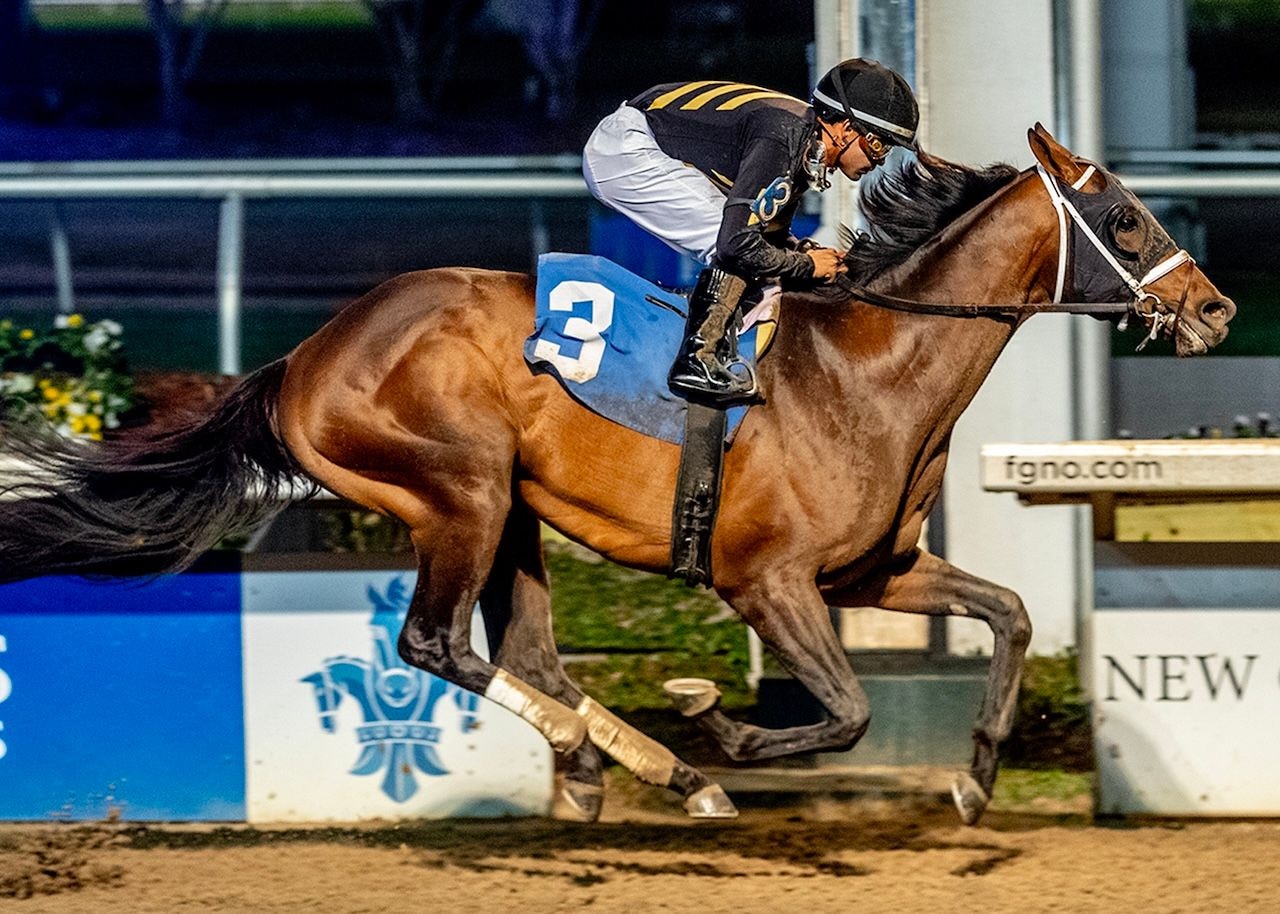 Thunder Buck wins at Fair Grounds.