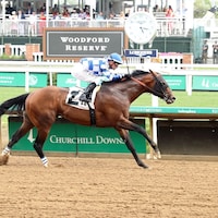 World Record wins at Churchill Downs.