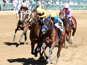 Yacht Master wins his debut at Churchill Downs.