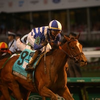 Always a Runner wins the 2026 Kentucky Oaks at Churchill Downs.