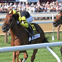 Laurelin wins the Saratoga Oaks (G2)