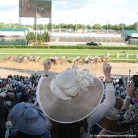 Fans cheer at Churchill Downs 